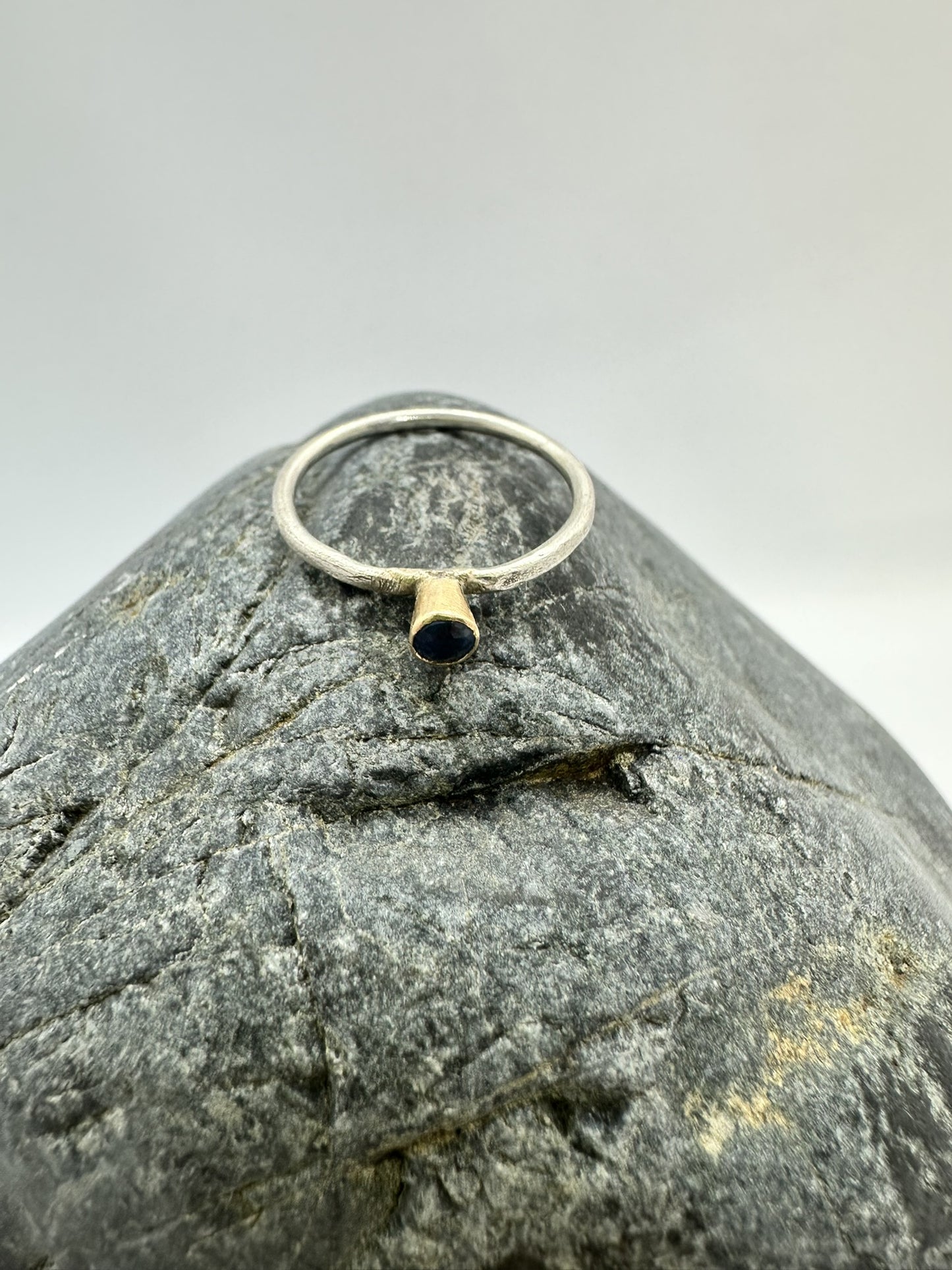 CLARE MASON - Blue Sapphire Ring Gold & Silver