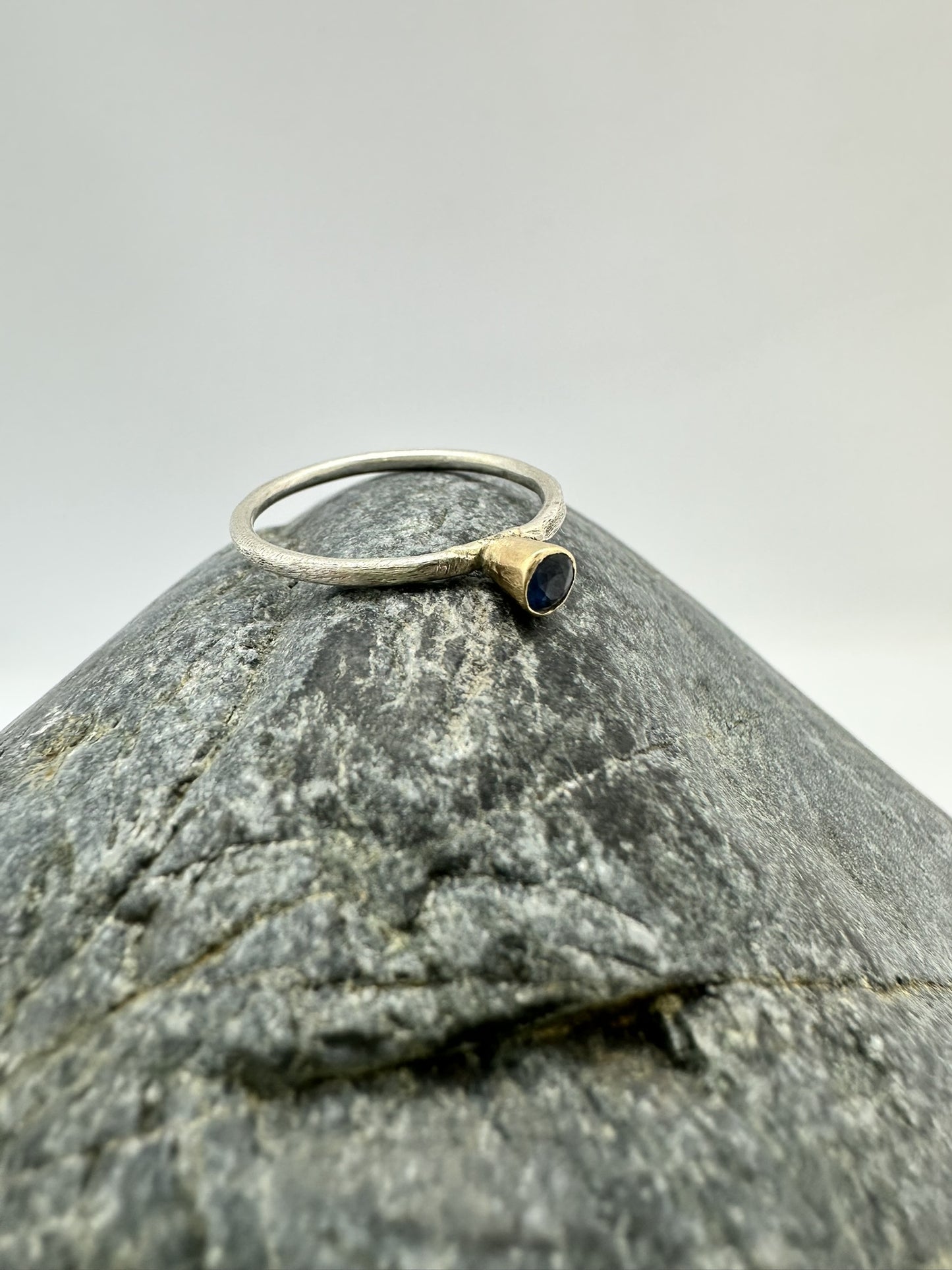 CLARE MASON - Blue Sapphire Ring Gold & Silver