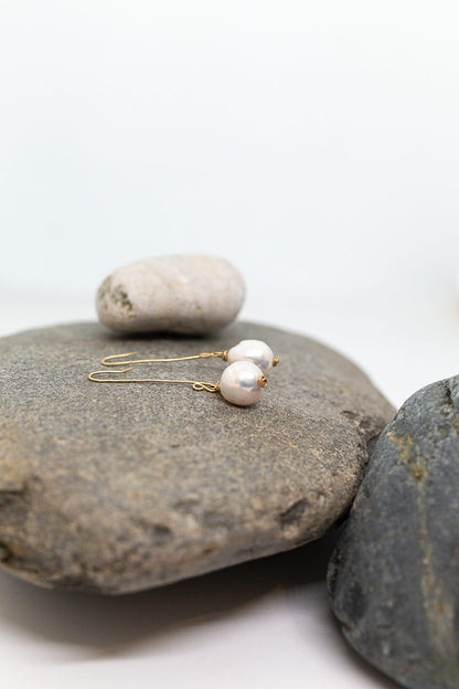 CLARE MASON – Gold & Pearl Drop Earrings