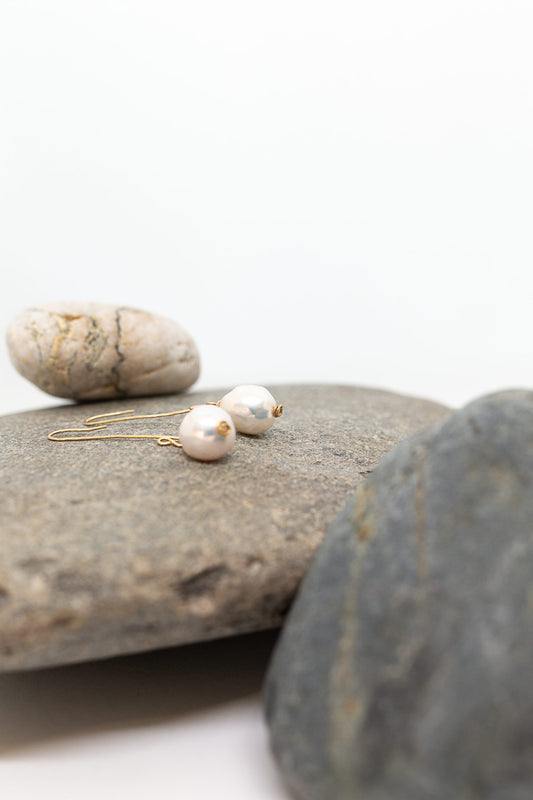 CLARE MASON – Gold & Pearl Drop Earrings